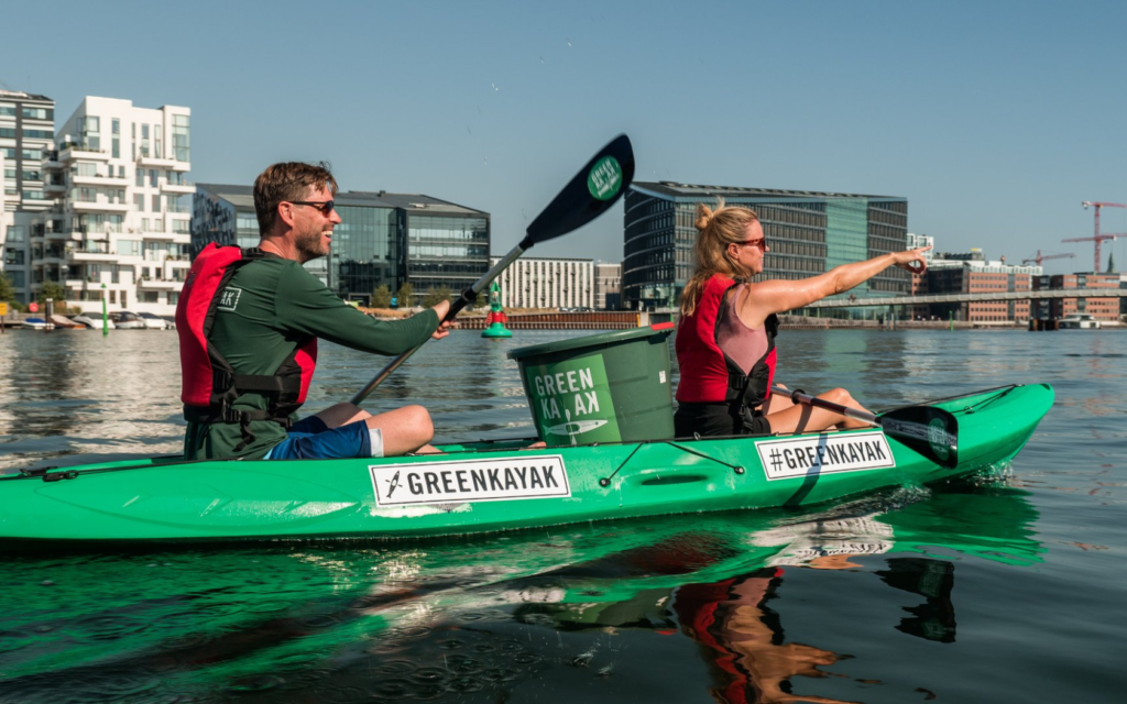 Copenhagen ha implementado el uso del Greenkayak para impulsar el turismo sostenible de una forma divertida y ecologica.