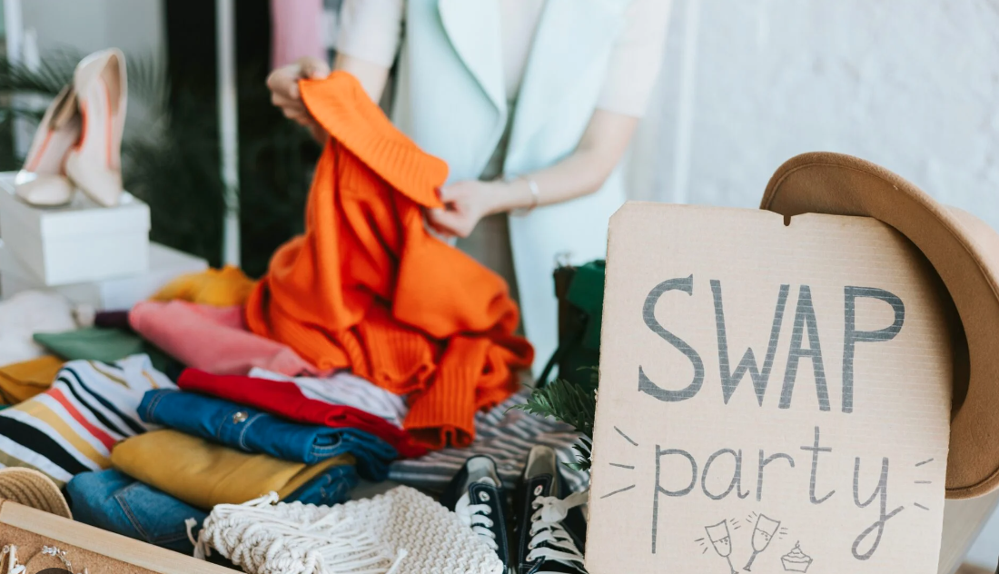 Swap Parties, parties where people bring their own clothes and swap them with those of other participants.